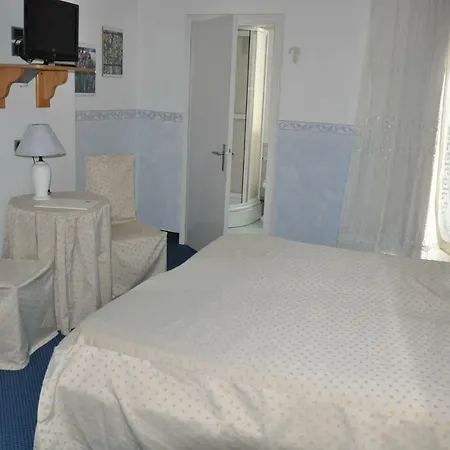 Isola 3*